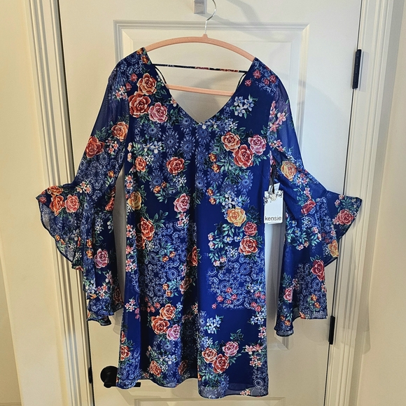 Kensie Blue Floral Women's Top - Picture 1 of 8